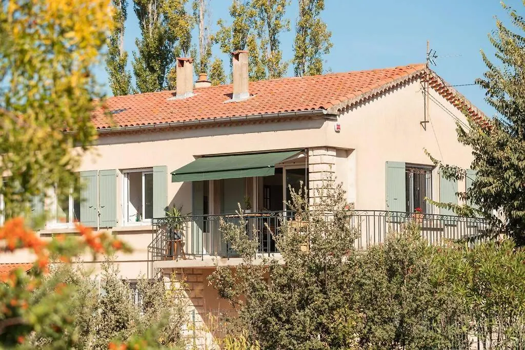 Maison De Campagne Lumineuse Orange  0*, Orange (Vaucluse)